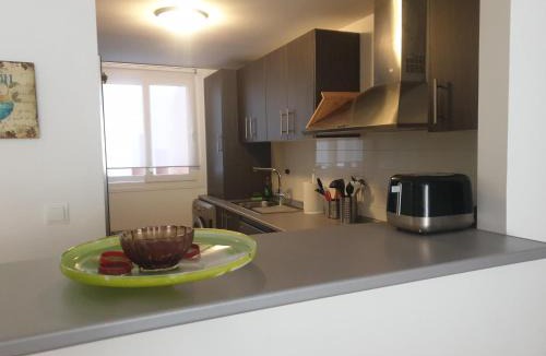 Los Martinez Apartment | BEL APPARTEMENT REZ De CHAUSSEE AVEC DOUBLE TERRASSE FACE AU LAC ET AU GOLF