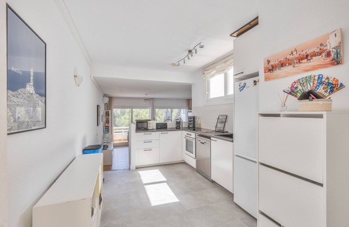 Coves Noves Apartment | “Bellavista I” Apartment with Sea View, Wi-Fi, and Air Conditioning