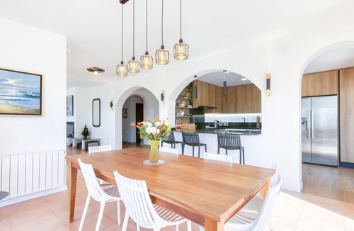 El Mas Isaac House | Belle vue by Interhome