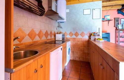 Benllera House | Belvilla by OYO Casa rural Benllera