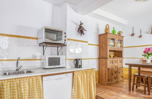 Carcabuey House | Belvilla by OYO La Pililla
