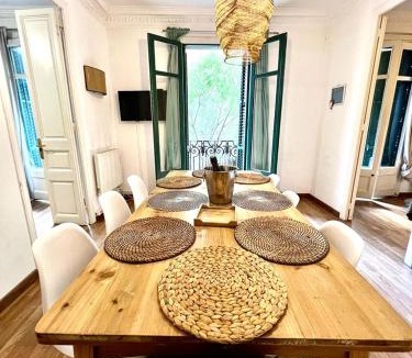La Nova Esquerra de l'Eixample Apartment | Big and Bright Apartment BCN