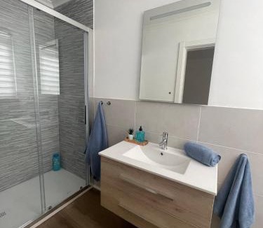 Valdepenas Apartment | Blanco y Añil Plaza