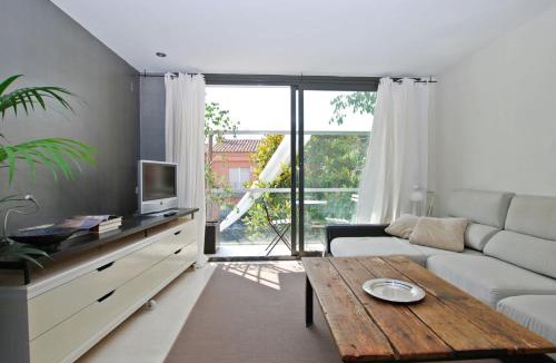 Vilassar de Mar Apartment | Blue fridge apartmen · Blue fridge apartmen · Ideal for couples, near beach and well connected