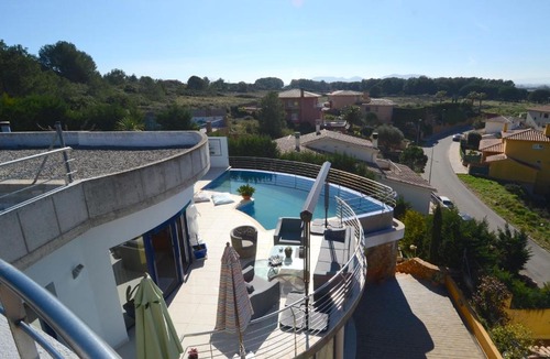 L'Escala Villa | Blue House