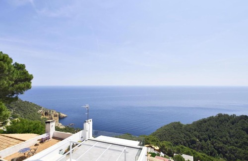 Aiguablava Apartment | Blue Pine