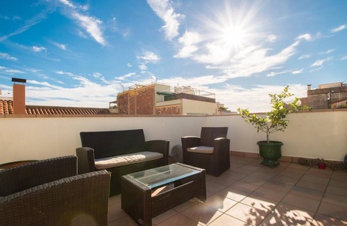 Canet de Mar Apartment | Blue Sea Apartment with Sun Terrace & Wi-Fi