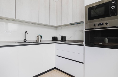 Cotos Apartment | Blueground | Castilla, AC & w/d, nr Retiro