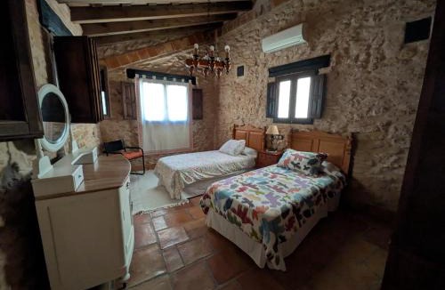 Fontanars dels Alforins House | Bodega la Fabriqueta de Fontanars