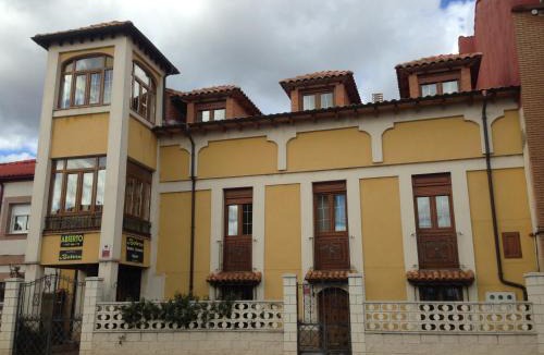 Carbajal de la Legua House | Boleta A 5 minutos de León, casa con jardín