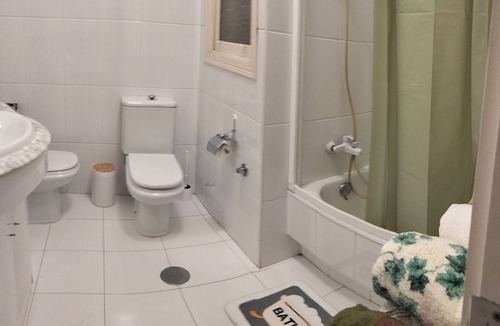 Ourense Condo | Bonhome Flat