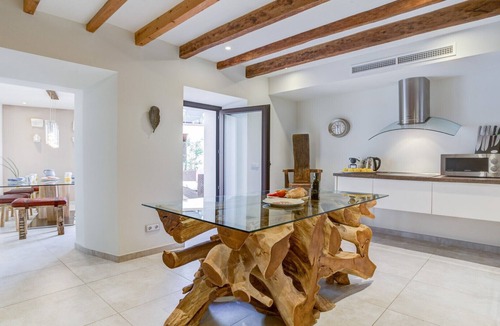 Pollensa Ski Chalet | Boutique townhouse, modern, pool, WiFi