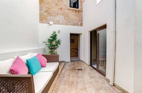 Pollensa Ski Chalet | Boutique townhouse, modern, pool, WiFi