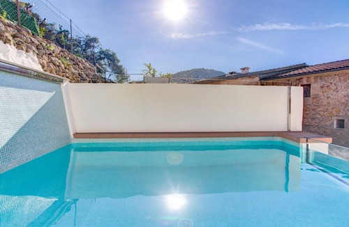 Pollensa Ski Chalet | Boutique townhouse, modern, pool, WiFi