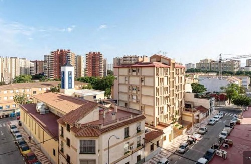Cruz de Humilladero Apartment | Braille Apartment Center