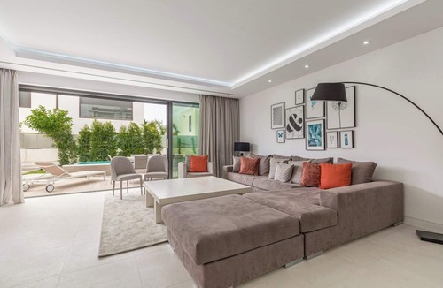 Golden Mile House | Brand-new Luxurious Modern Villa on the beach