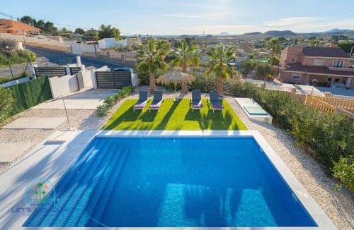 Llano de los Pastores Villa | Brand new Luxury Villa with pool