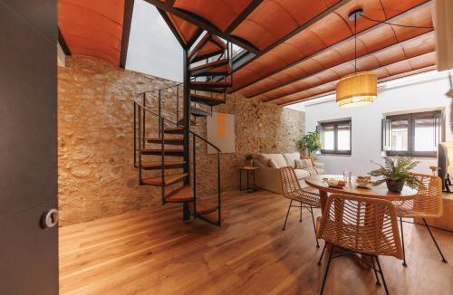 Barri Vell Apartment | Bravissimo Ballesteries 40, Barri Vell duplex