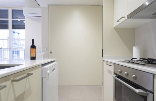 Old Town Apartment | Bravissimo Cort Reial 2B, unique apartment