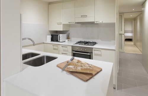 Old Town Apartment | Bravissimo Cort Reial 3A, great apartment