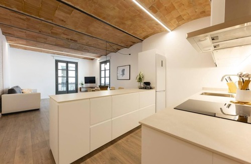 Old Town Apartment | Bravissimo Entresol B, holiday apartment in Girona