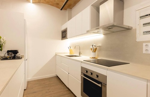 Old Town Apartment | Bravissimo Entresol B, holiday apartment in Girona