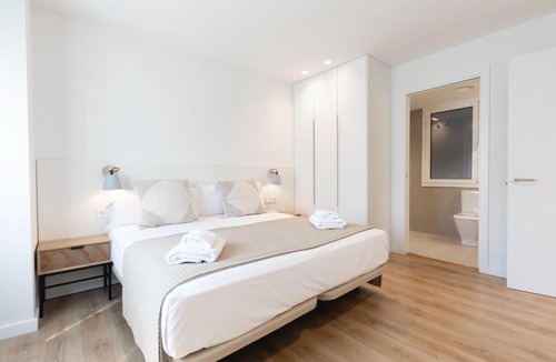el Mercadal Apartment | Bravissimo Falcó, 3 bedrooms and balcony