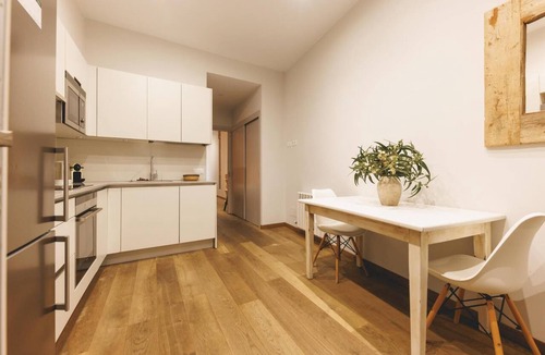 Barri Vell Apartment | Bravissimo Força 17 Aigua, with one-bedroom and terrace