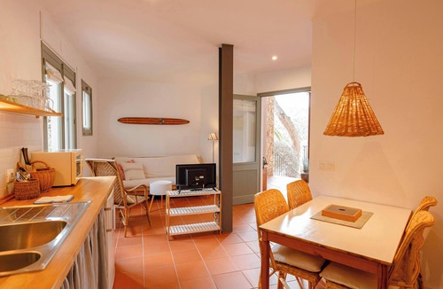 Tamariu Apartment | Bright 1-Bed by Tamariu Beach –Cozy Coastal Escape