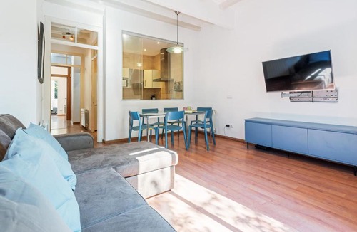 El Camp de l'Arpa del Clot Apartment | Bright 2BR in Clot Desk Fiber Wi-Fi