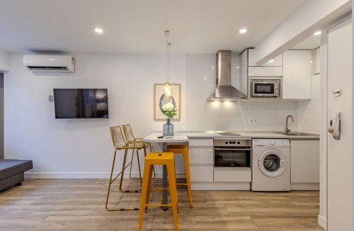 Carabanchel Apartment | Bright and Fantastic Studio - Suitable for Ambassadors