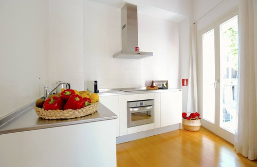 La Llotja-Born Apartment | Bright Apartment in Palma Old Town, Wifi, Balcony, Spacious, Air Conditioning