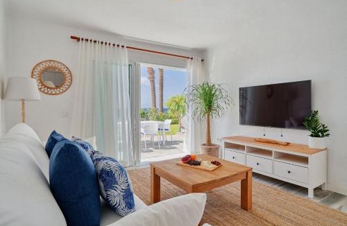 San Miguel de Abona House | Bright oceanfront bungalow, views, garden, coastal