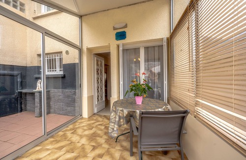 Tarascon-sur-Ariege Apartment | Bright Retreat with Veranda – Artistic Stay for Two in Ariège