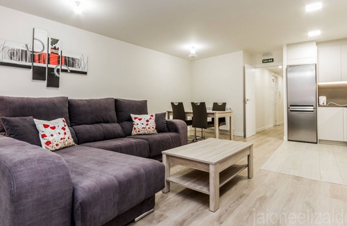Old Town Condo | Buen Camino Apartment