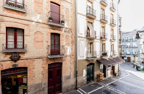 Old Town Condo | Buen Camino Apartment