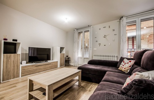Old Town Condo | Buen Camino Apartment