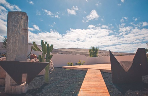 La Pared House | Bungalow - Fuego - Surf & Yoga Villa
