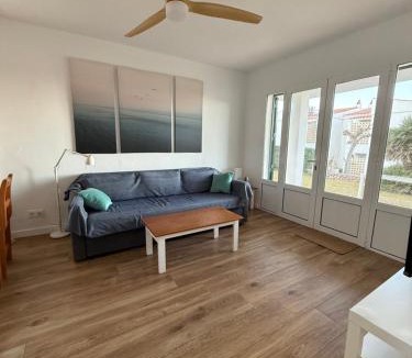 Arenal d'en Castell Apartment | Ca la Marta apartamento con piscina y jardín a 150m de la playa