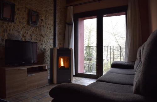 Sant Feliu de Pallerols Apartment | Ca La Tambona