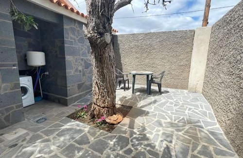 Las Rosas Ski Chalet | Cabaña de piedra volcánica