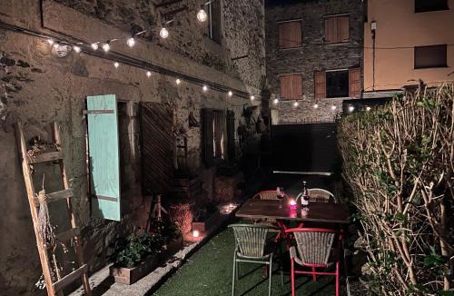 Llivia Apartment | Cabane Du Cerf