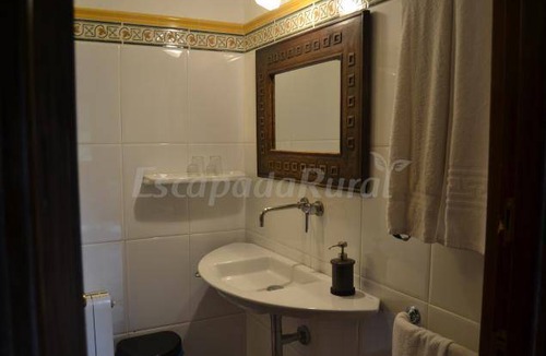 Bascara Cottage | Cabin ∙ 10 bedrooms ∙ 4 guests