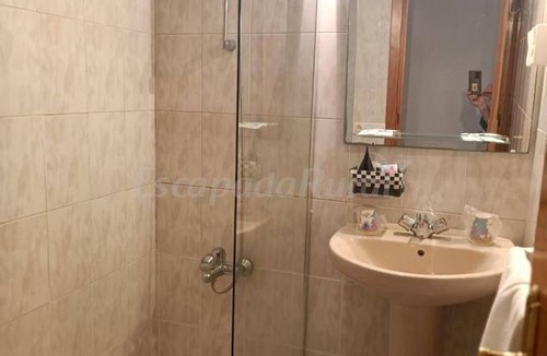 Fuentes de Ebro Cottage | Cabin ∙ 17 bedrooms ∙ 2 guests