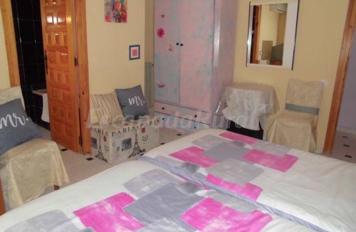 Fuentes de Ebro Cottage | Cabin ∙ 17 bedrooms ∙ 3 guests