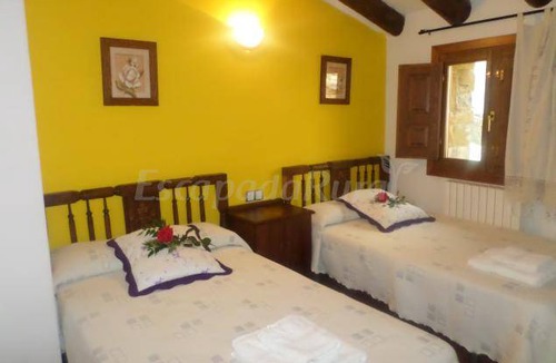 El Pueyo de Araguas Cottage | Cabin ∙ 4 bedrooms ∙ 12 guests
