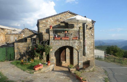 El Pueyo de Araguas Cottage | Cabin ∙ 4 bedrooms ∙ 12 guests