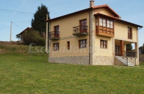 Playa de Vidiago Cottage | Cabin ∙ 5 bedrooms ∙ 14 guests