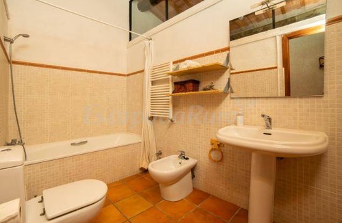 Sant Iscle de Vallalta Cottage | Cabin ∙ 6 bedrooms ∙ 29 guests