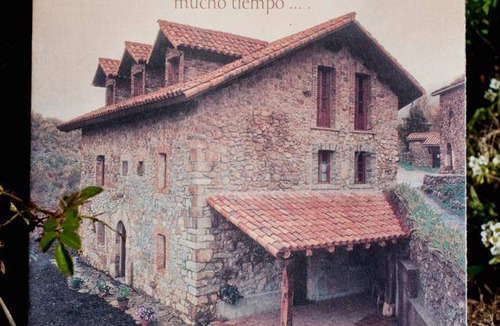 Robledo de la Guzpena Cottage | Cabin ∙ 7 bedrooms ∙ 10 guests